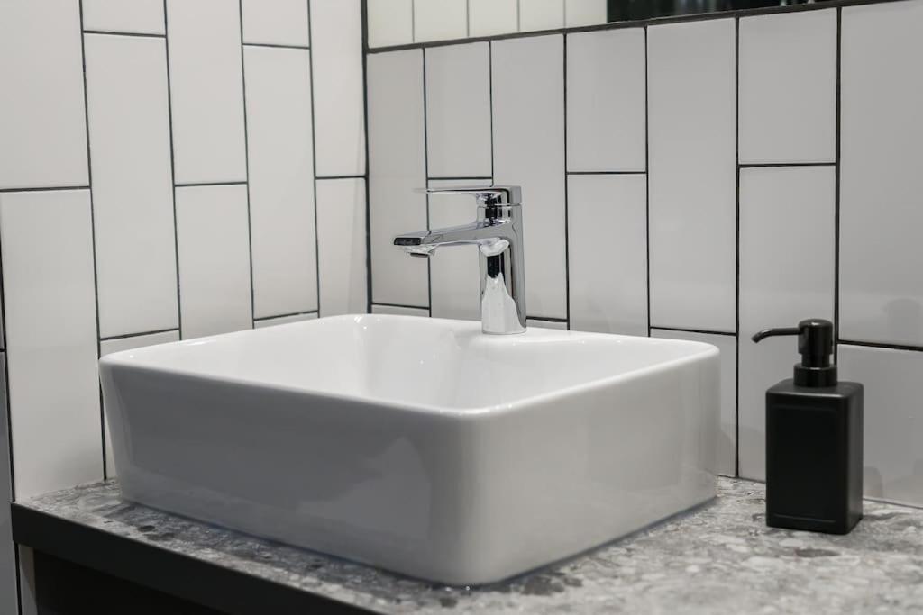 Nowoczesne Studio Przy Warcie Apartment Poznan Ngoại thất bức ảnh